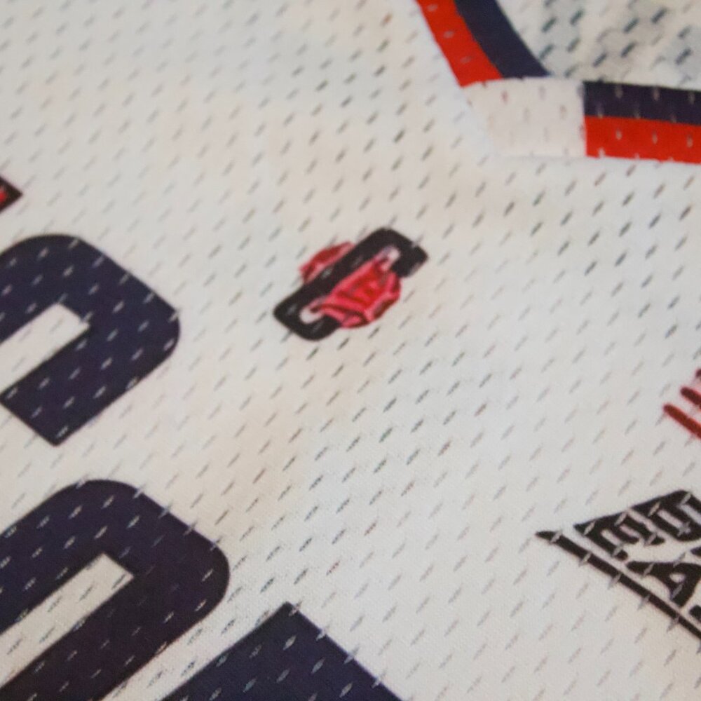 NEW Men's Throwback UConn Huskies Paige Bueckers #5 White Jersey Size Small - Picture 3 of 8